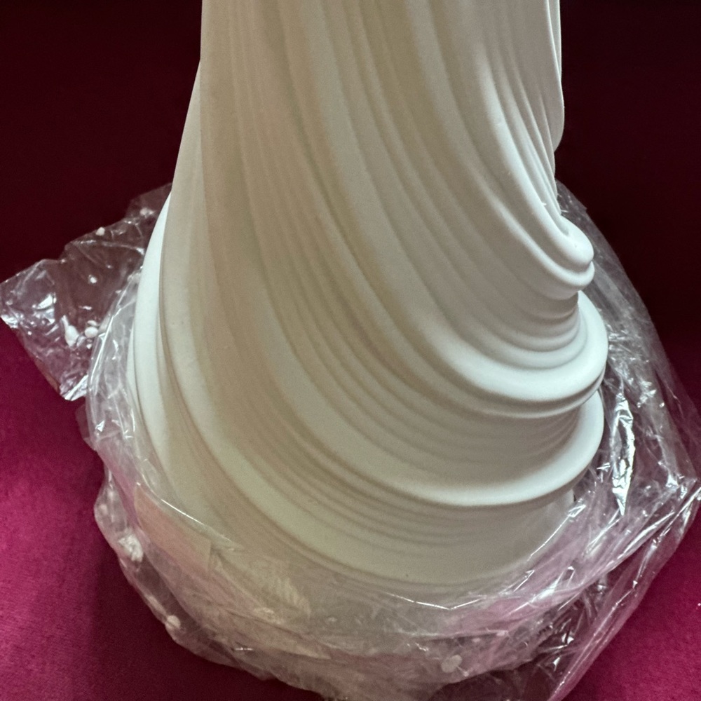 Sandro textured vase - Picture 5 of 10